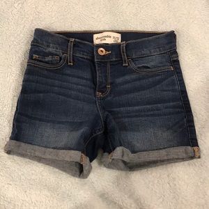 🔥2/$20 Abercrombie kids dark washed jean shorts
